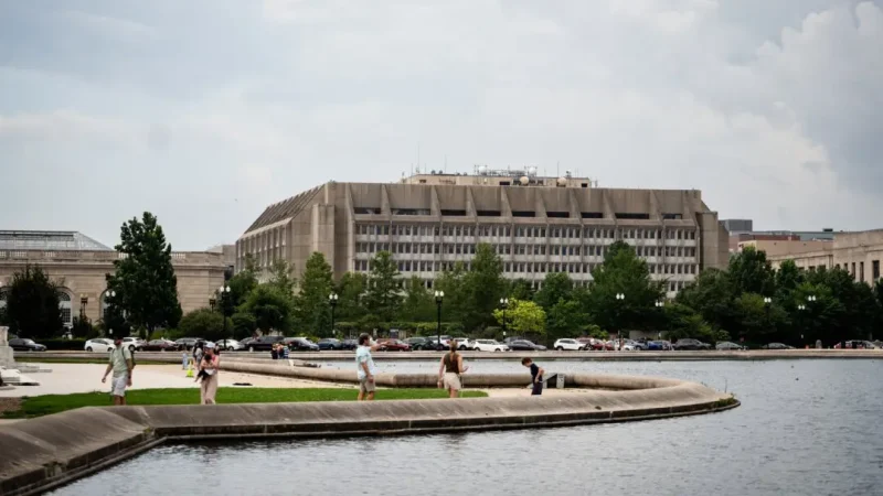 Министерство здравоохранения и социальных служб США в Вашингтоне, 14 июля 2025 года. (Madalina Kilroy/The Epoch Times) | Epoch Times Россия