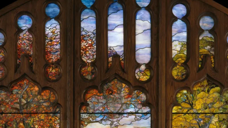 «Осенний пейзаж» (Фрагмент), 1923–1924, Агнес Ф. Нортроп. Витражное стекло Favrile; 335×260 см. Музей Метрополитен, Нью-Йорк. (Courtesy of the Metropolitan Museum of Art) | Epoch Times Россия