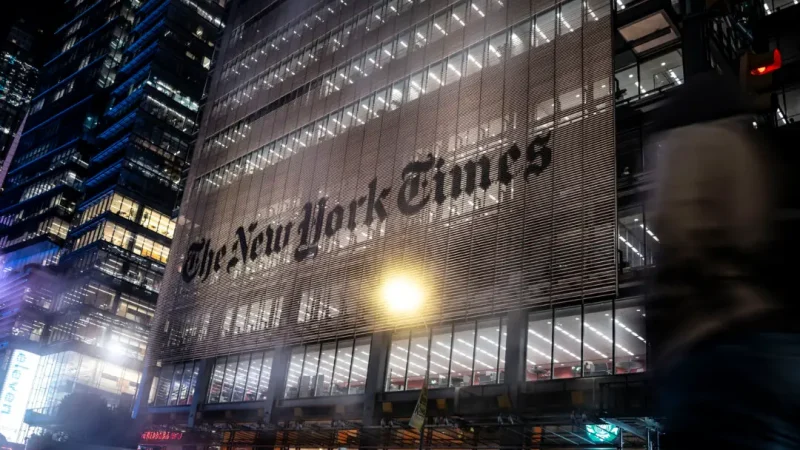 Здание The New York Times в Нью-Йорке, 8 января 2025 года. (Samira Bouaou/The Epoch Times) | Epoch Times Россия