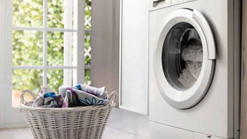 Семь вещей, которые хозяйки не любят стирать, но надо Если вы не стираете эти вещи, они могут накапливать много пыли и грязи. (Cris Cantón/Getty Images/TCA) | Epoch Times Россия