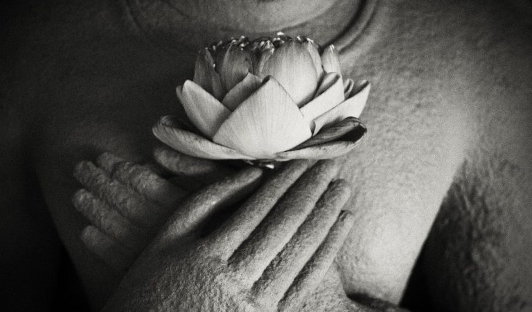 Четыре шага к изменению своей судьбы, и почему большинство не доходит до последнего шага Секрет изменения судьбы кроется во взращивании благословений. (Shutterstock)
| Epoch Times Россия