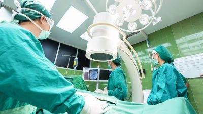 Семья требует от клиники 100 млн рублей за едва не взорвавшуюся почку подростка