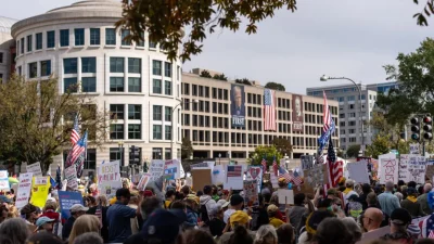 Анализ: По всей территории США прошли акции протеста против Трампа