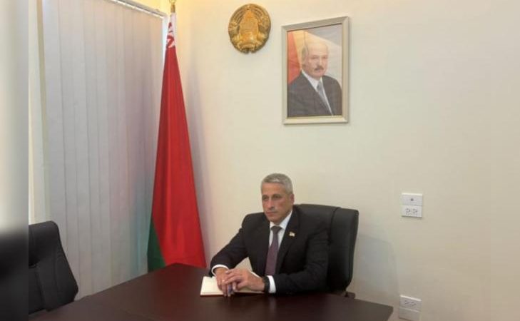 Чрезвычайный и Полномочный Посол Республики Беларусь в Социалистической Республике Вьетнам, Королевстве Таиланд, Королевстве Камбоджа, Лаосской Народно-Демократической Республике, Республике Союз Мьянма. (МИД Беларуси) | Epoch Times Россия