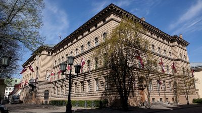 Парламент Латвии проголосовал за выход из конвенции о защите женщин