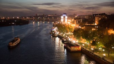 В российском регионе теплоход столкнулся с мостом