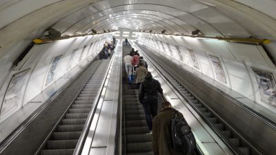 Обязательная проверка гаджетов: новые правила досмотра в метро РФ