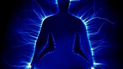 Аура, или энергетическое поле, — это цветное излучение, которое окружает человеческое тело. (Shutterstock) Тайна человеческой ауры