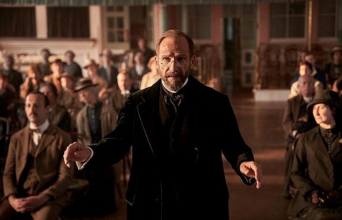 Хормейстер Генри Гатри в фильме «Хор». (Sony Pictures Classics) | Epoch Times Россия