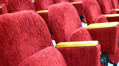 В кинотеатре Хакасии 32 человека получили ожоги глаз