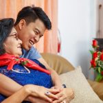 Отношение матери к взрослому сыну: навязчиво заботиться или отпустить?