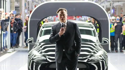 Акционеры Tesla одобрили выплату Илону Маску вознаграждения в размере $1 трлн