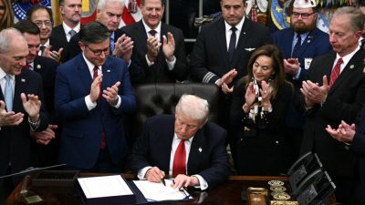 Трамп подписал законопроект о возобновлении работы правительства