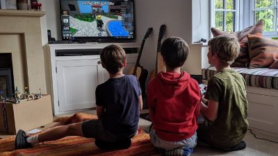 Из-за блокировки Roblox российские школьники массово готовы уехать из России