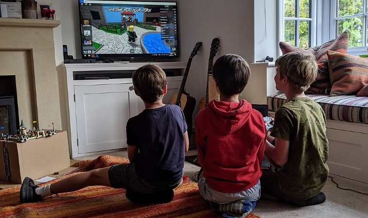 Из-за блокировки Roblox российские школьники массово готовы уехать из России
Henry Burrows/commons.wikimedia.org/CC BY-SA 2.0 | Epoch Times Россия