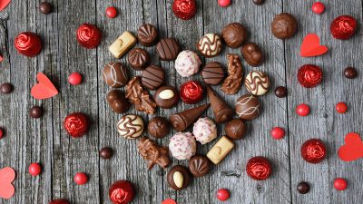 В России могут ввести маркировку конфет с алкоголем