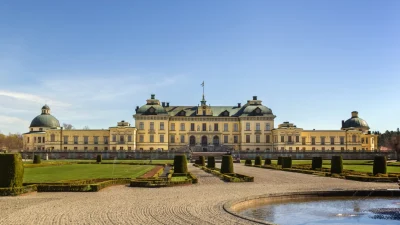 Дворец Дроттнингхольм: королевская резиденция Швеции