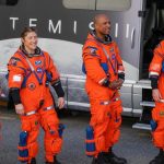 НАСА готовится запустить первую за 50 лет пилотируемую ракету на Луну