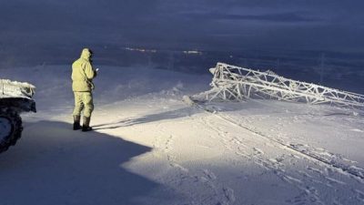 «Терпите неделю»: Мурманск остаётся в темноте из-за прогнивших ЛЭП