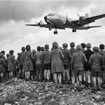 Когда с неба падали конфеты: малоизвестная история о Берлинском воздушном мосте