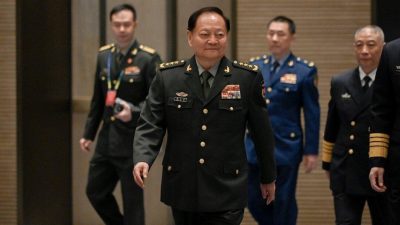 Аналитики: Что значит молчание военных во время чистки в руководстве армии Китая
