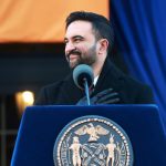 Мэр Нью-Йорка обещает построить демократический социализм