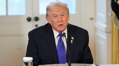 Трамп решил захватить Гренландию, чтобы спасти её от оккупации России и Китая