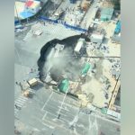 Дорога провалилась под землю при строительстве метро в Шанхае