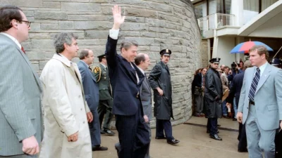 Президент Рональд Рейган.