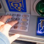 20 тысяч поддельных купюр в банкоматах: МВД раскрыло необычную схему хищения