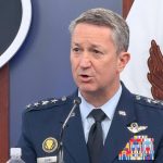 Авианосец США прибыл на Ближний Восток с 3500 военнослужащими на борту