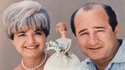 Рут и Эллиот Хэндлер с куклой Барби.