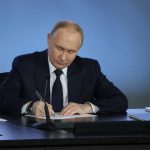 Путин объявил о принятых решениях по зарплатам сотрудников МВД