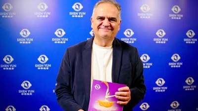 Аргентинский сенатор Фернандо Салино посетил представление Shen Yun