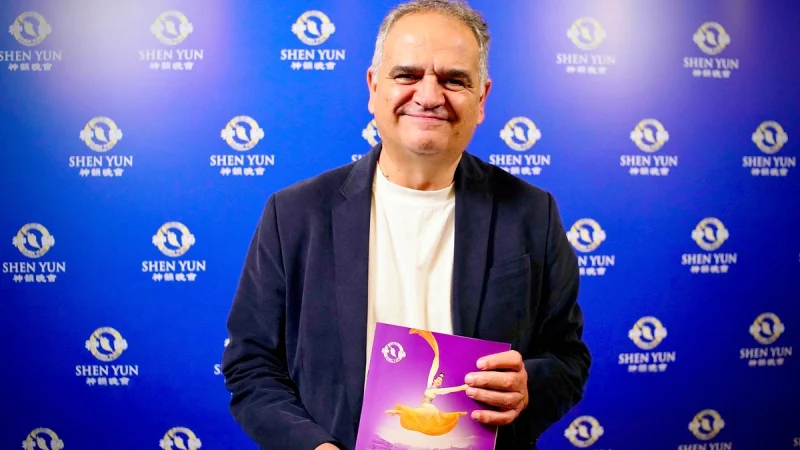 Аргентинский сенатор Фернандо Салино посетил представление Shen Yun