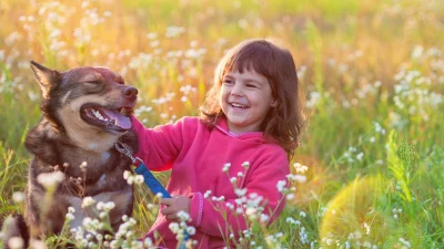Регулярное взаимодействие с животными способствует развитию эмпатии, ответственности и социально-эмоционального роста у детей.