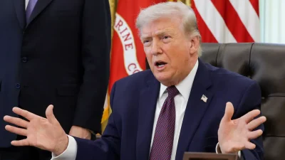 Трамп выступает перед подписанием указа в Овальном кабинете Белого дома в Вашингтоне, 31 марта 2026 года.