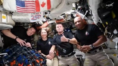 Экипаж миссии Артемида-2 на борту космического корабля Орион