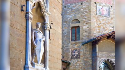 Статуя Святого Георгия работы Донателло