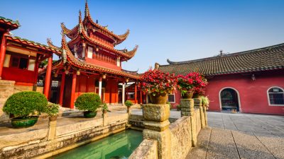 В храме Юнцюань