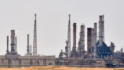 Нефтяной комплекс Aramco к югу от Эр-Рияда, Саудовская Аравия, 15 сентября 2019 года.