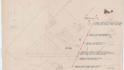 Красная линия — траектория объекта, который за несколько секунд набрал 20 000 футов. Авиабаза Фэрфилд-Суисун, декабрь 1948.