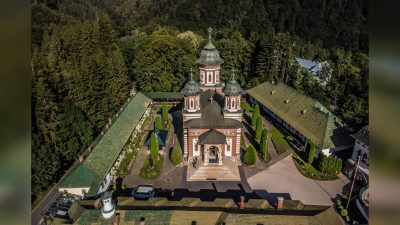 Вера, королевская власть и камень: Карпатский собор