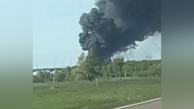Густой черный дым после возгорания на нефтеперекачивающей станции Нурлино в Башкирии