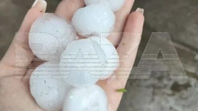 Градины после шторма в аэропорту Минеральных Вод
