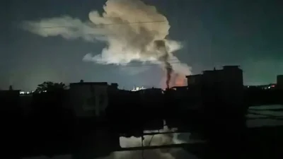 Повреждённые жилые дома рядом с местом взрыва на улице Линсян в уезде Синъань, провинция Гуанси, Китай, 11 июня 2026 года.