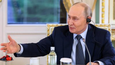 Владимир Путин на встрече с представителями международных информационных агентств на полях Петербургского международного экономического форума, 4 июня 2026 года.