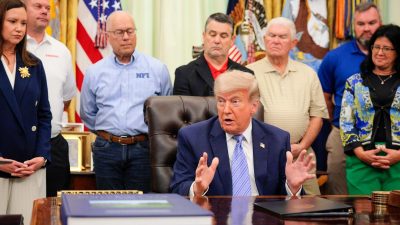 Дональд Трамп выступает в Овальном кабинете Белого дома в Вашингтоне 21 мая 2026 года.