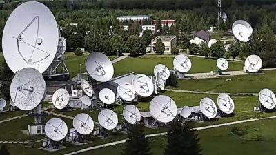 Спутниковые тарелки и антенны Центра космической связи в Дубне