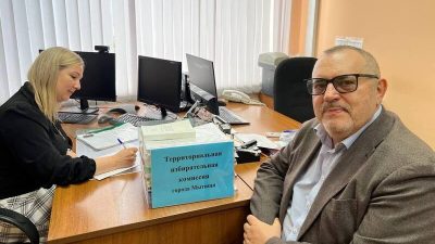 Борис Надеждин в территориальной избирательной комиссии